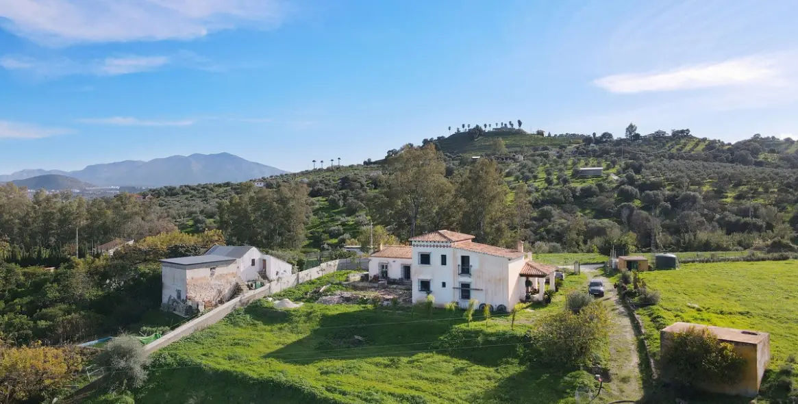 Sale of finca - cortijo in Coín 8
