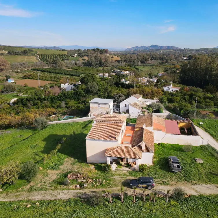 Venta de finca - cortijo en Coín
