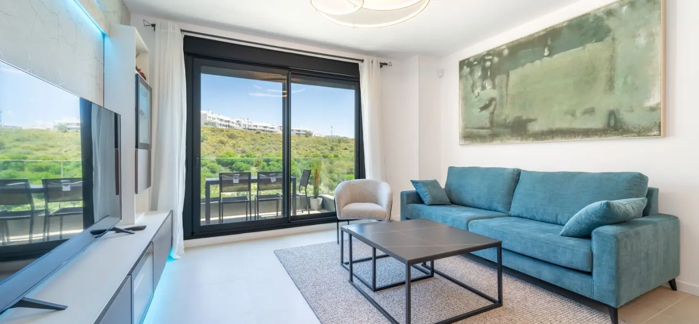 Sale of middle floor apartment in Fuengirola 0