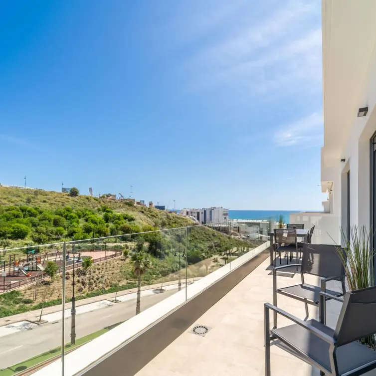 Sale of middle floor apartment in Fuengirola