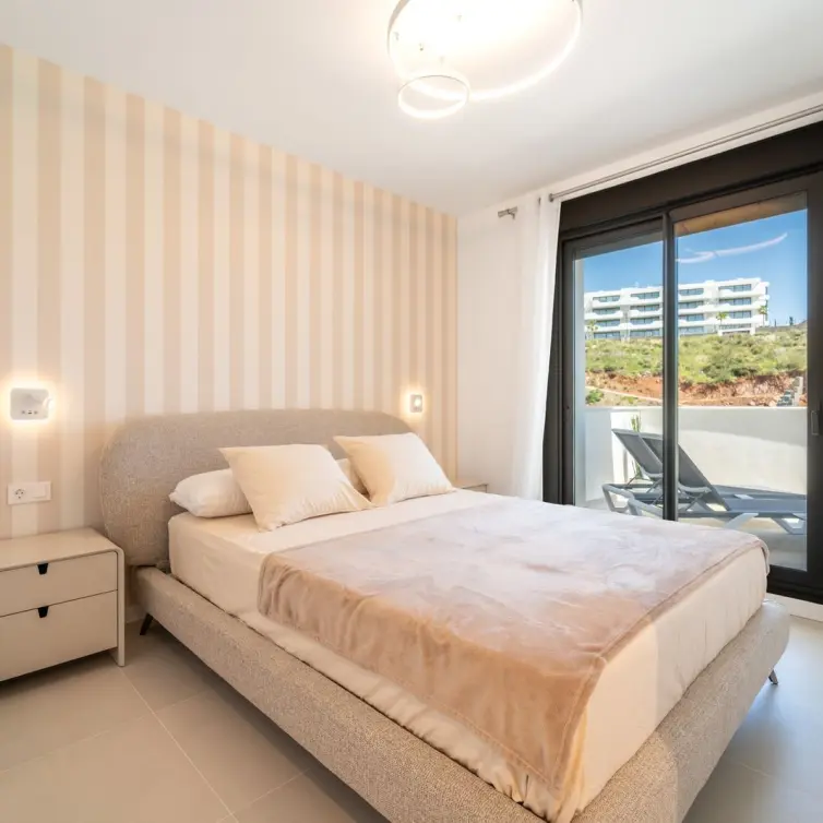Sale of middle floor apartment in Fuengirola