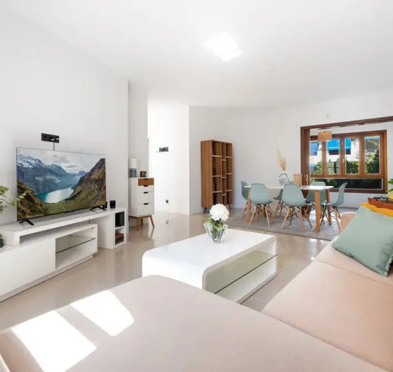 Sale of middle floor apartment in Puerto Banús