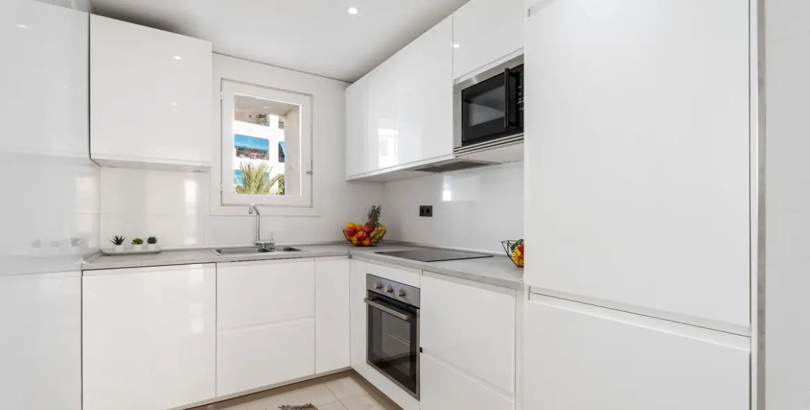 Продажа апартаментов на среднем этаже в Puerto Banús 14