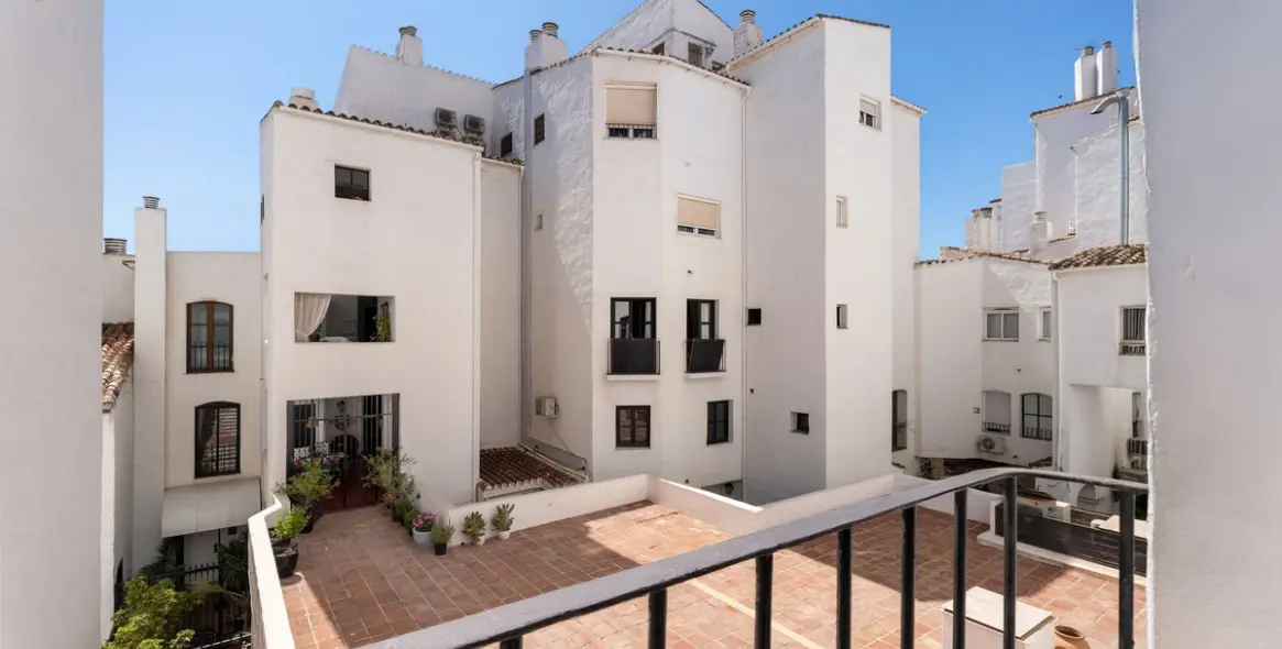 Продажа апартаментов на среднем этаже в Puerto Banús 25