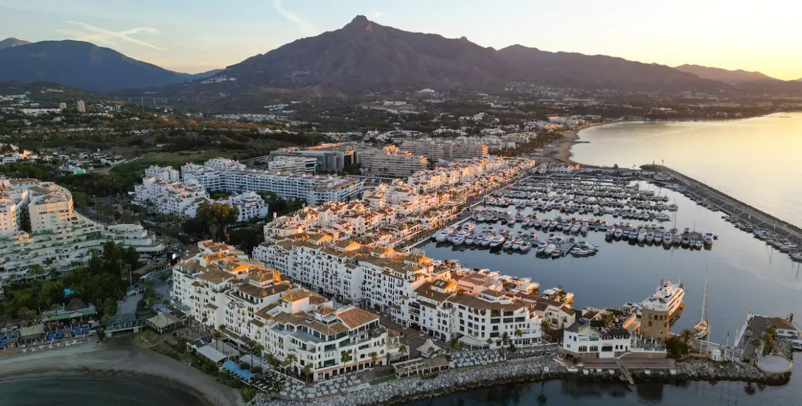 Продажа апартаментов на среднем этаже в Puerto Banús 37