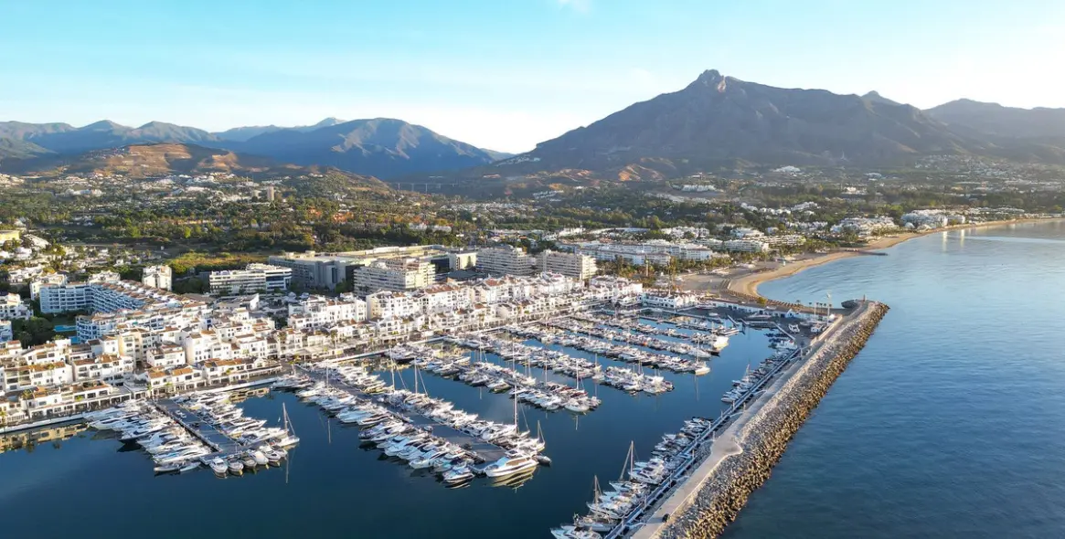 Продажа апартаментов на среднем этаже в Puerto Banús 38