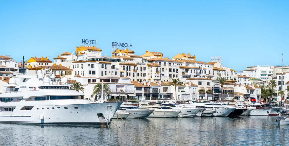 Продажа апартаментов на среднем этаже в Puerto Banús 39