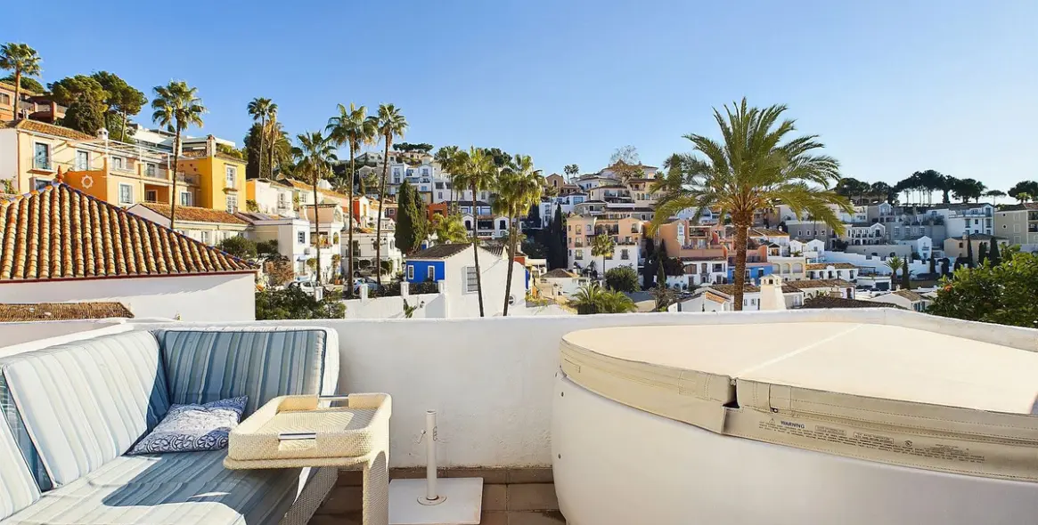 Sale of detached villa in La Heredia 12