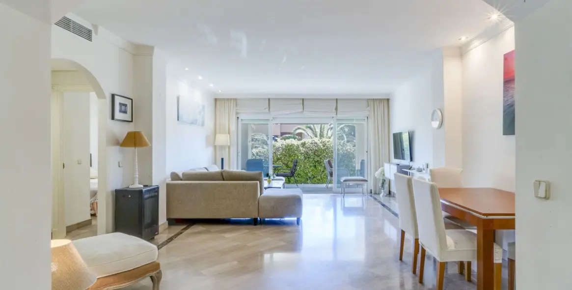 Sale of ground floor apartment in Marbella East (district Bahia De Marbella) 5