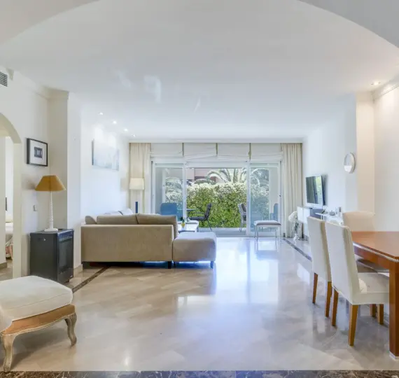 Ground floor apartment R5003320