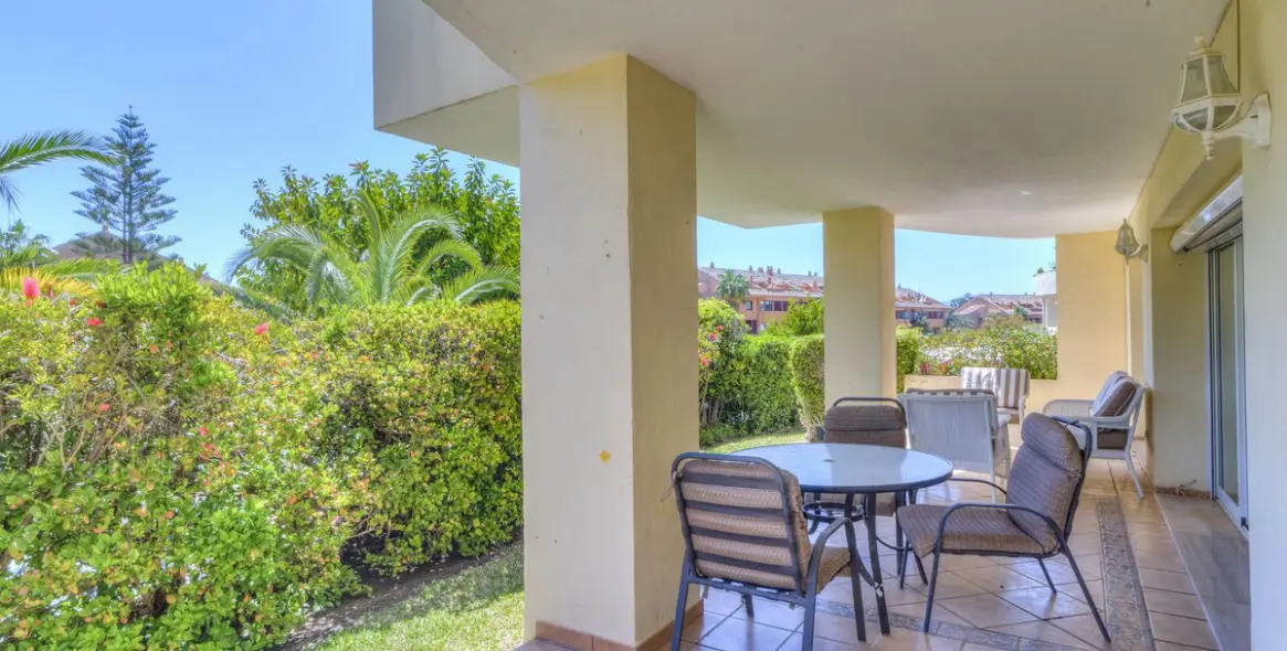 Sale of ground floor apartment in Bahía de Marbella 10