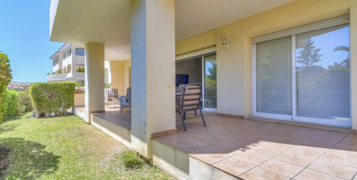 Sale of ground floor apartment in Bahía de Marbella 13