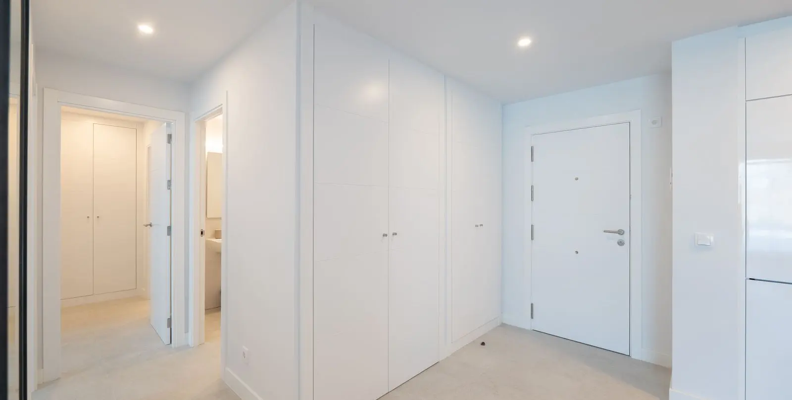Venta de apartamento en planta media en Estepona 8