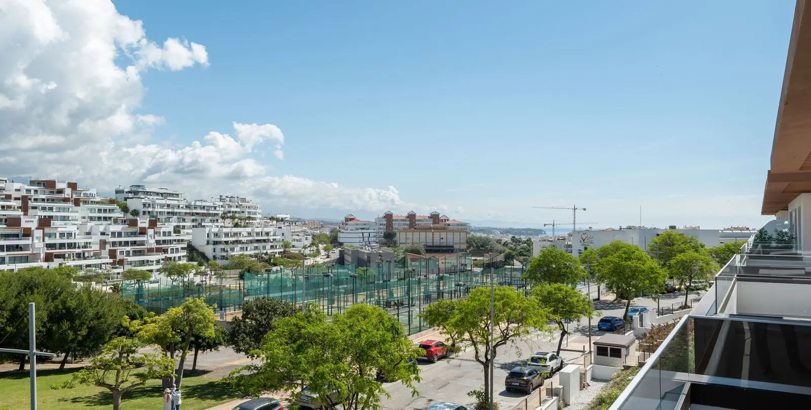 Venta de apartamento en planta media en Estepona 9