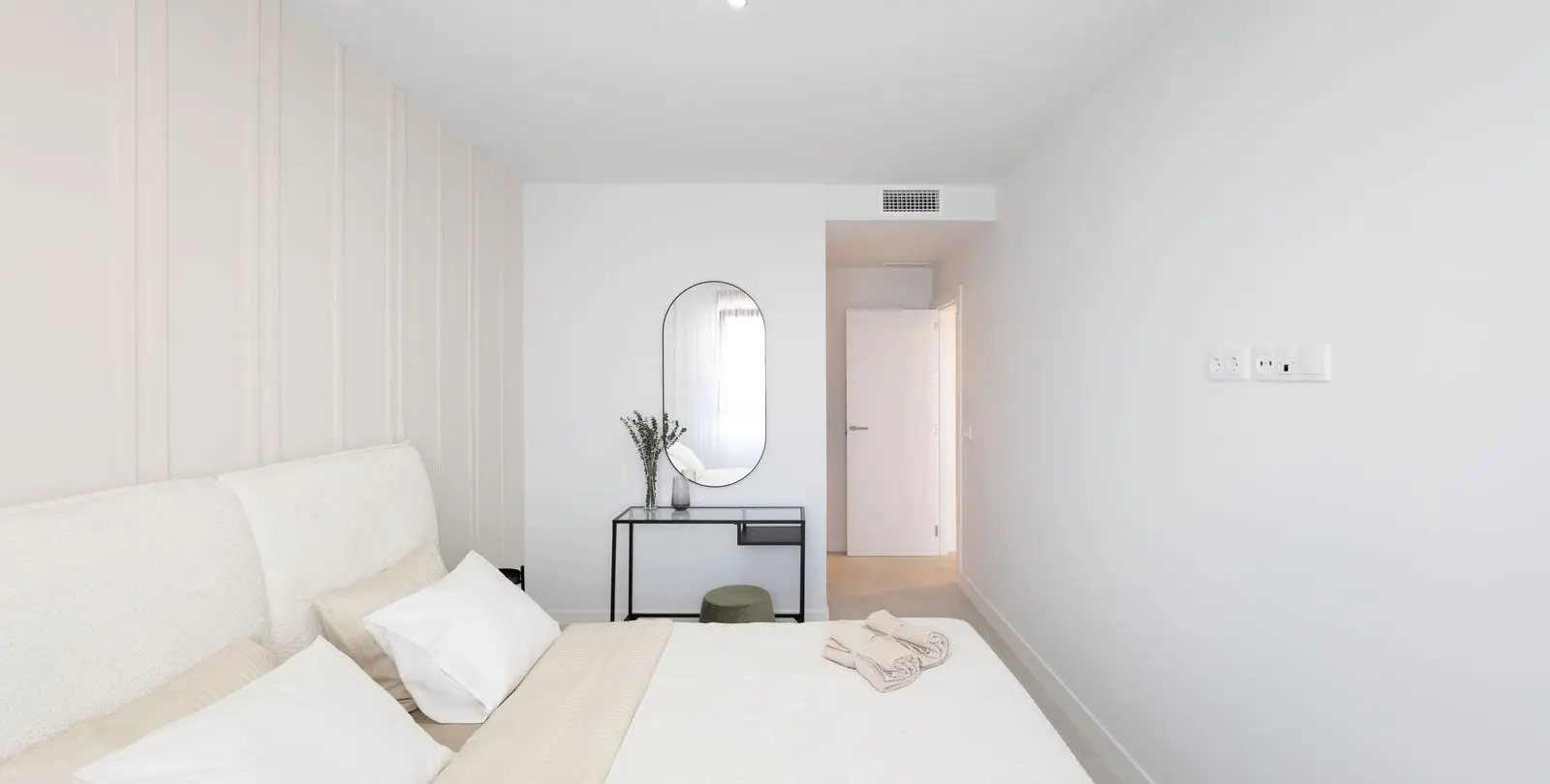 Venta de apartamento en planta media en Estepona 13