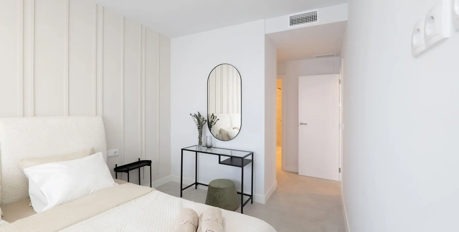 Venta de apartamento en planta media en Estepona 14