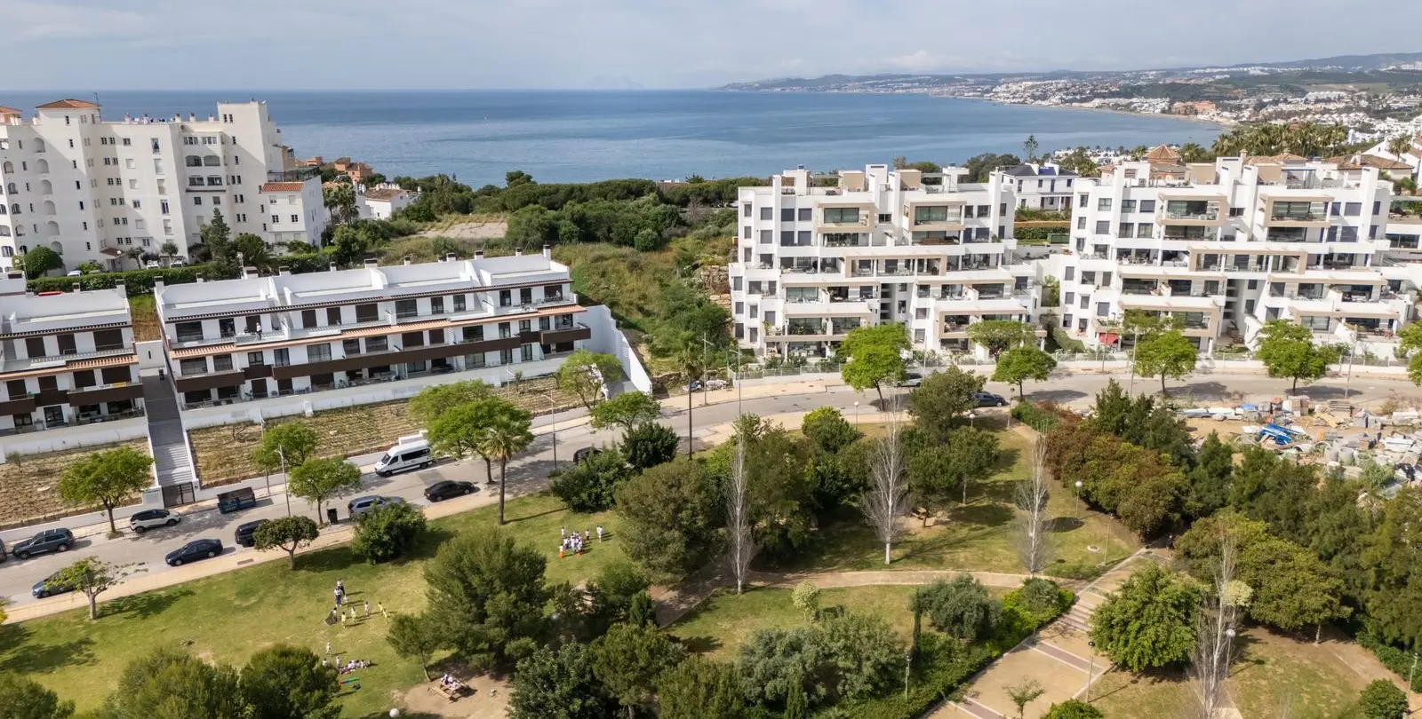 Venta de apartamento en planta media en Estepona 22