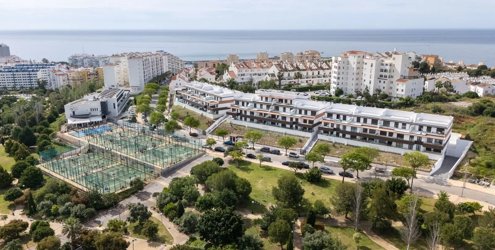 Venta de apartamento en planta media en Estepona 23