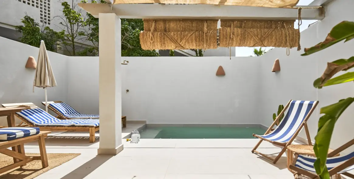 Sale of townhouse in El Paraiso 1