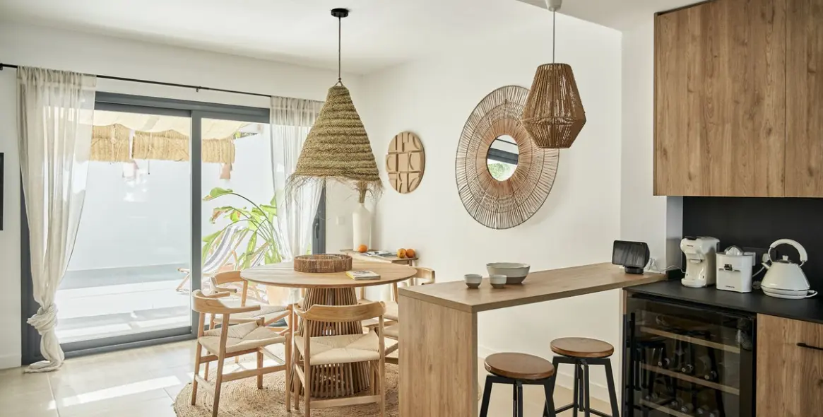 Sale of townhouse in El Paraiso 2