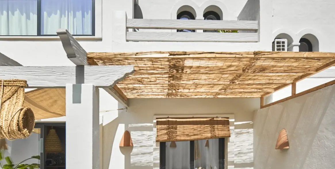 Sale of townhouse in El Paraiso 6