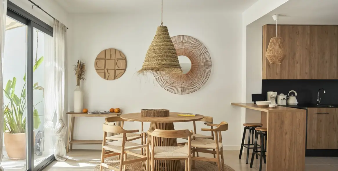 Sale of townhouse in El Paraiso 11