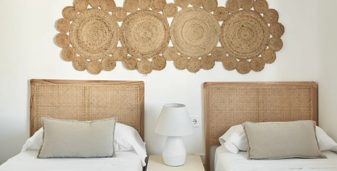 Sale of townhouse in El Paraiso 25