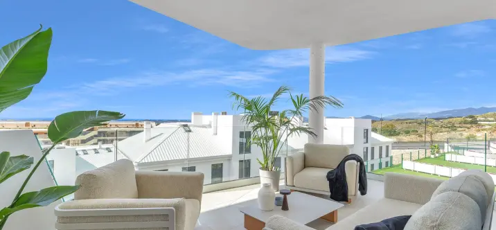 Sale of middle floor apartment in Fuengirola 0