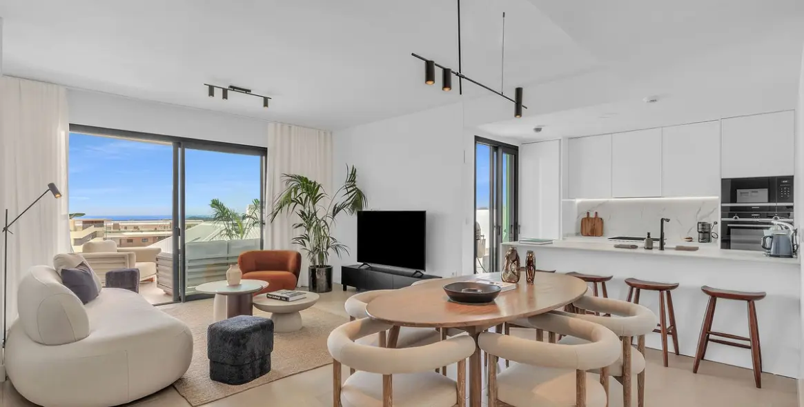 Sale of middle floor apartment in Fuengirola 3