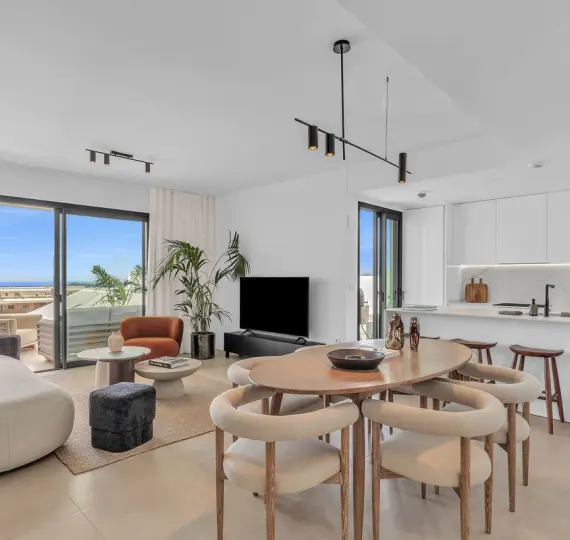 Sale of middle floor apartment in Fuengirola