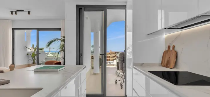 Sale of middle floor apartment in Fuengirola 4