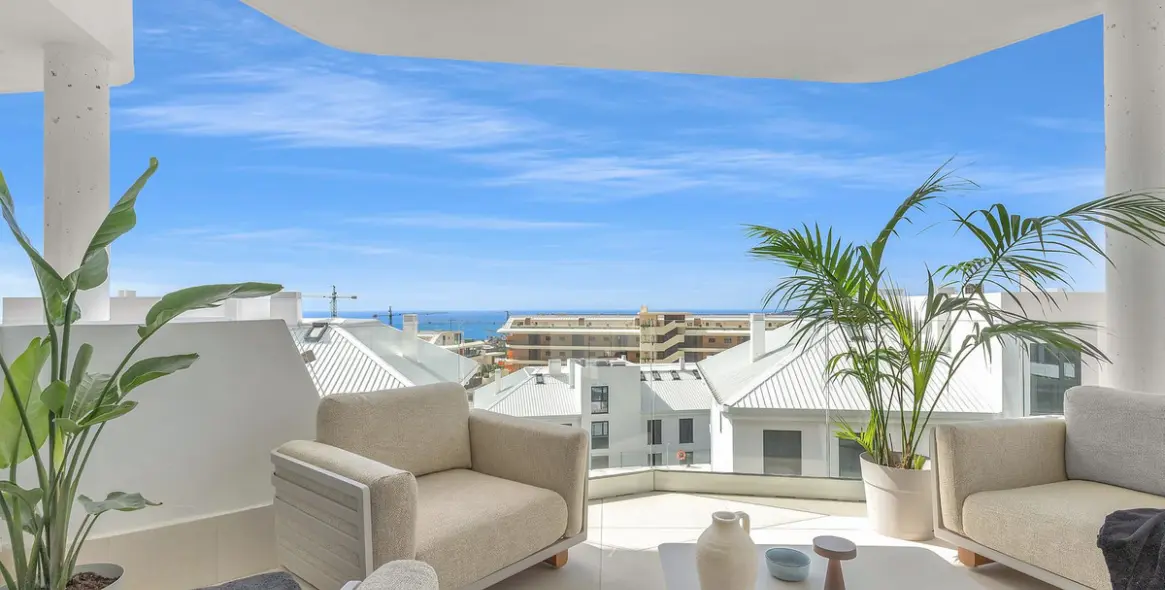 Sale of middle floor apartment in Fuengirola 6