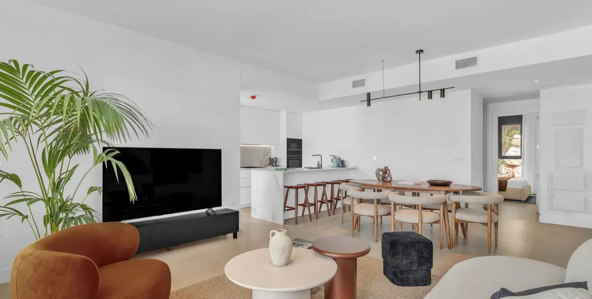 Sale of middle floor apartment in Fuengirola 10