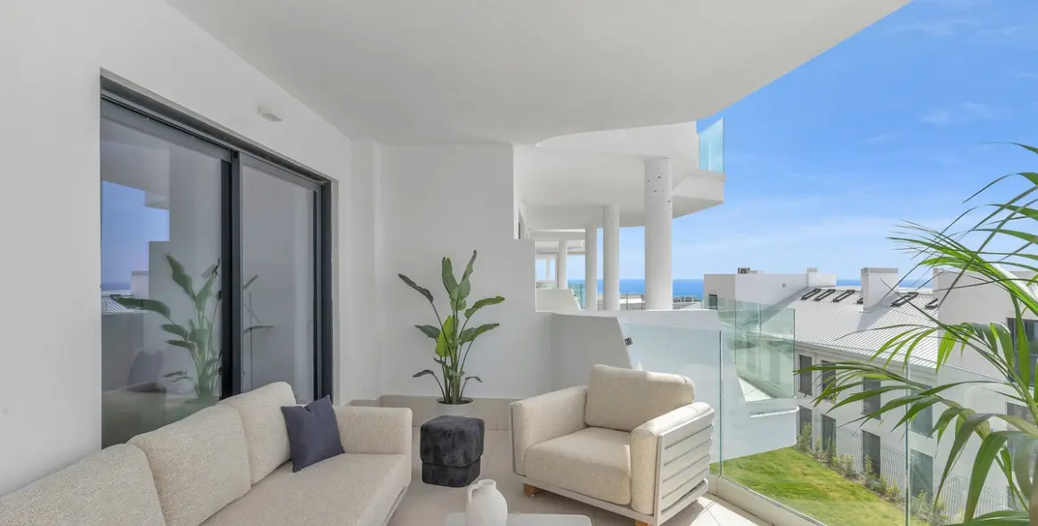 Sale of middle floor apartment in Fuengirola 13