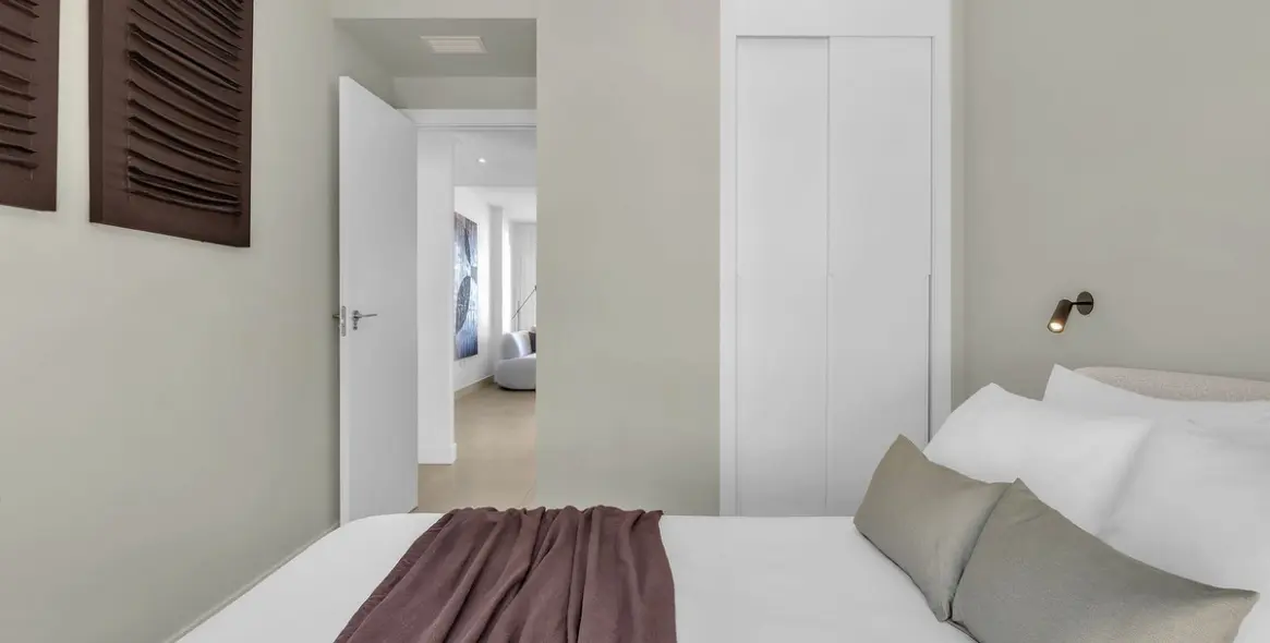 Sale of middle floor apartment in Fuengirola 16