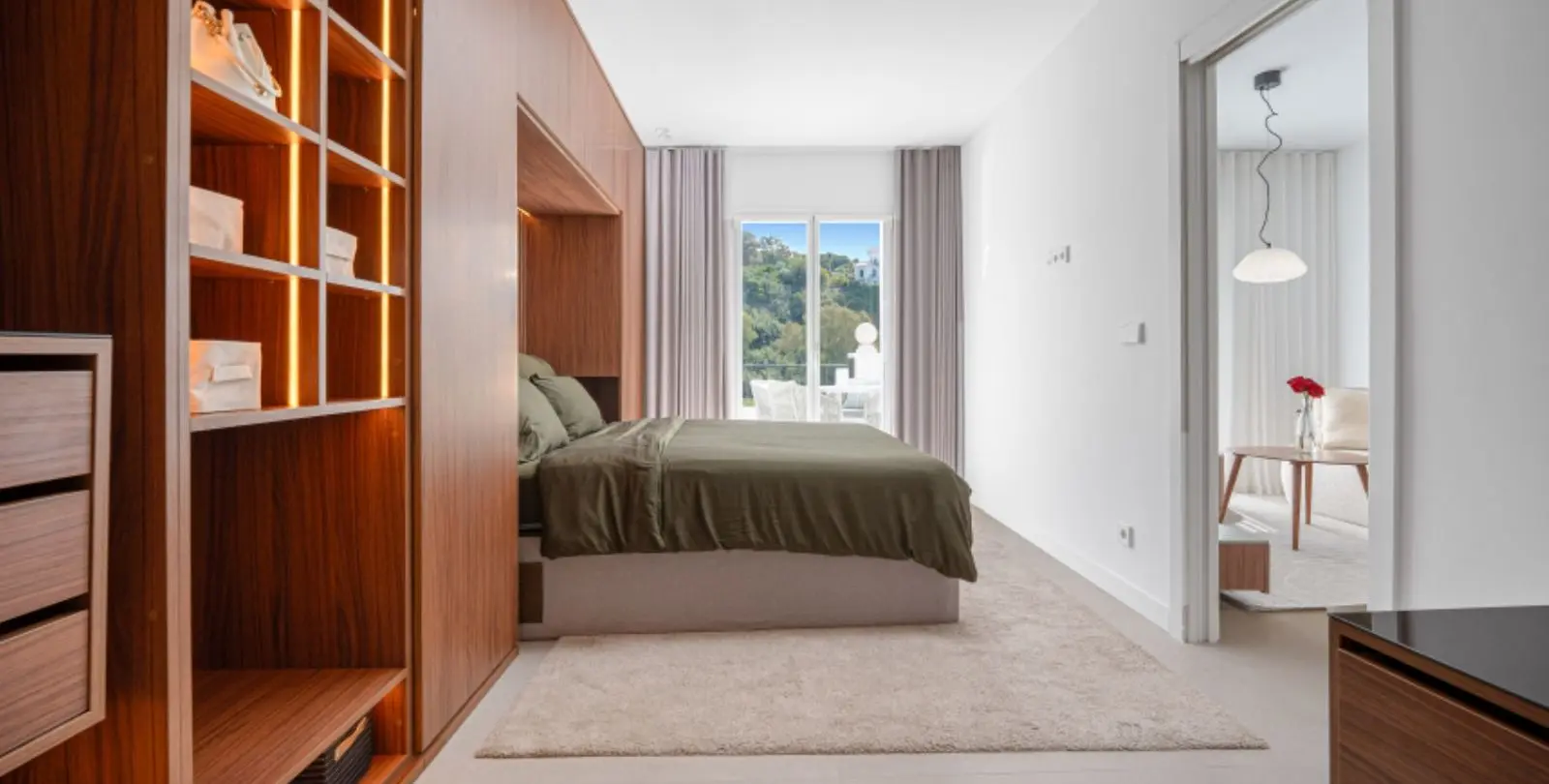 Venta de apartamento en planta media en Benahavís 7