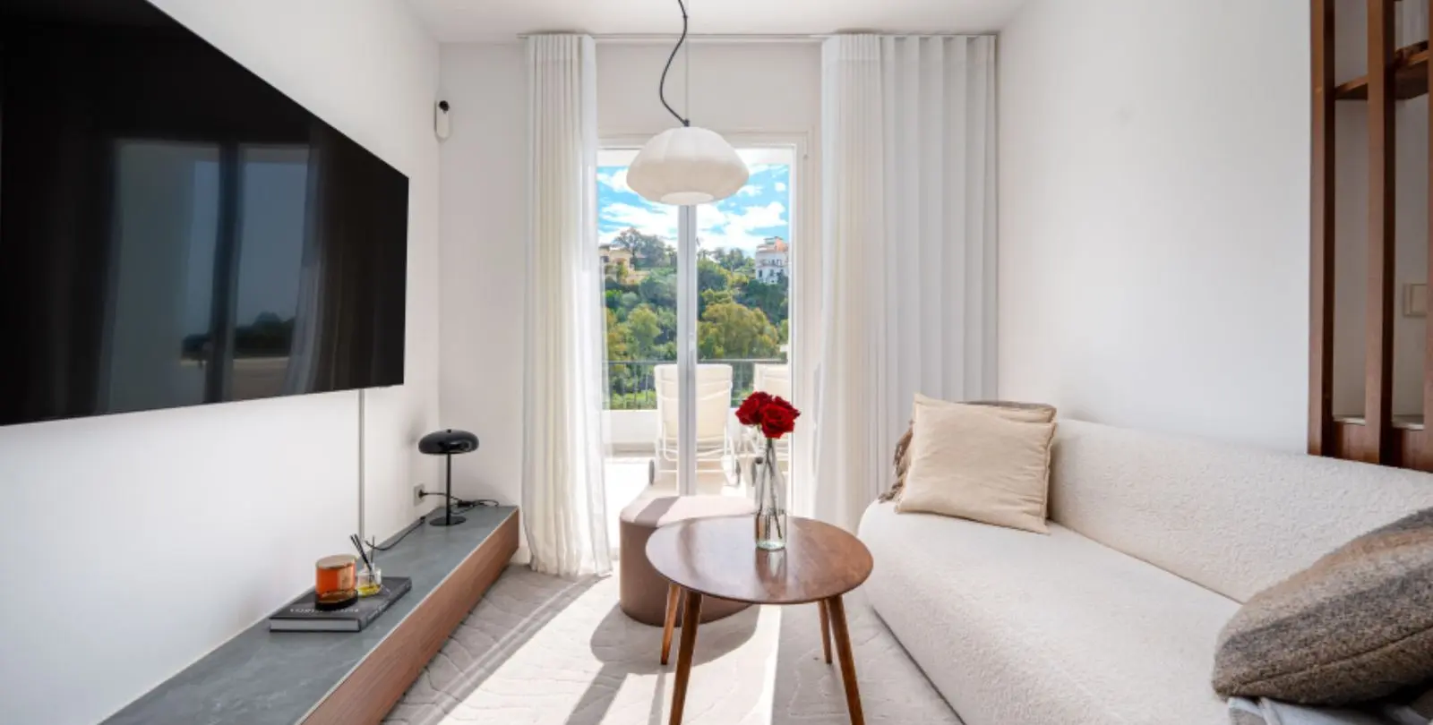 Venta de apartamento en planta media en Benahavís 18