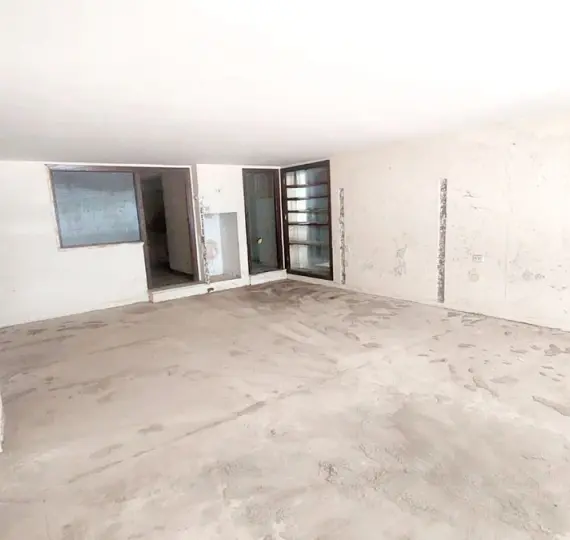 Venta de local comercial en Los Boliches