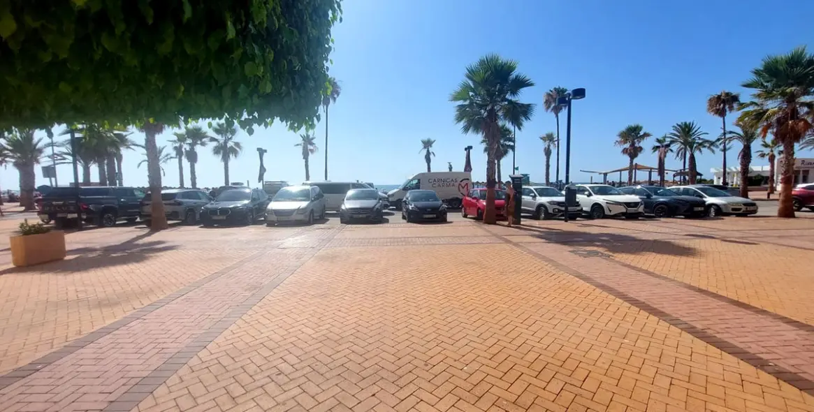 Продажа коммерческого помещения в Los Boliches 10