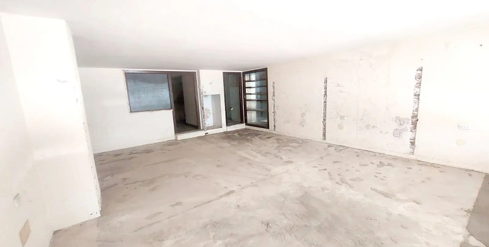 Sale of commercial premises in Los Boliches 3
