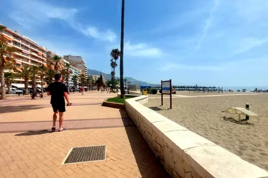 Image 6 thumb