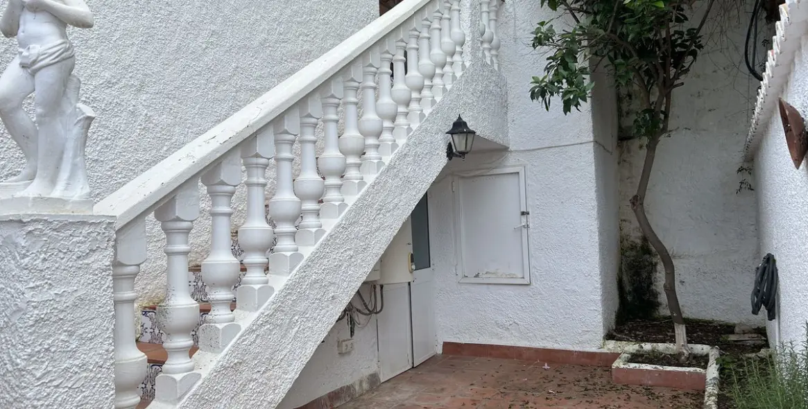 Продажа  отдельно стоящей виллы в Costa del Sol East 6