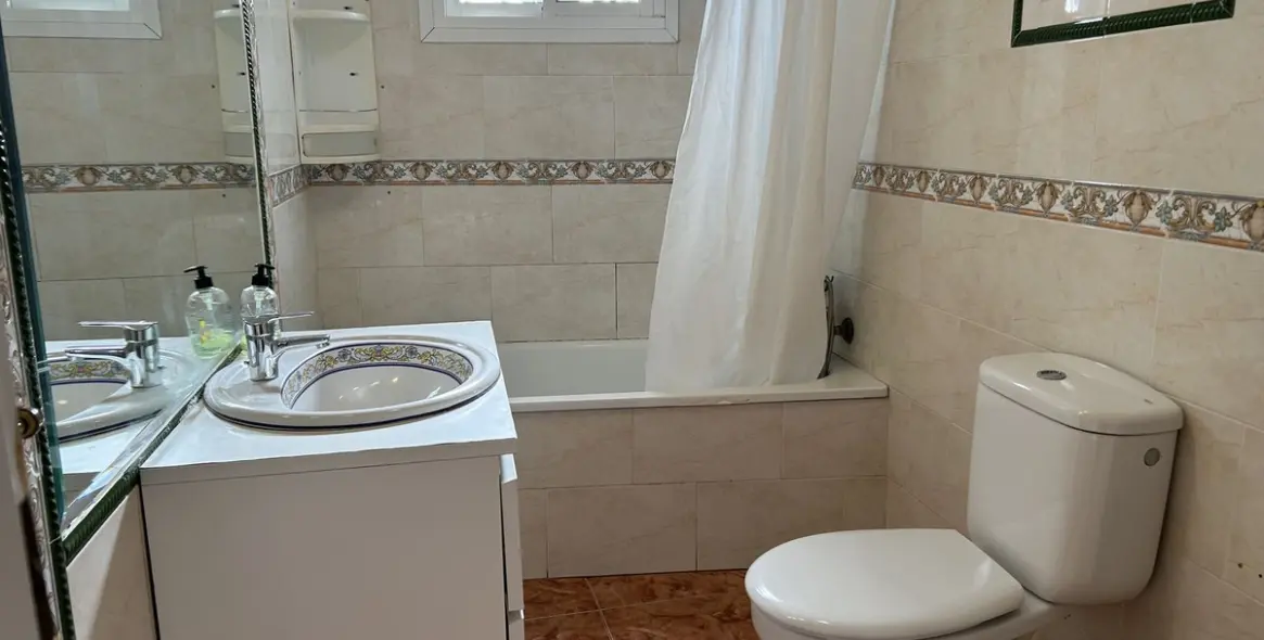 Sale of detached villa in Nerja 12