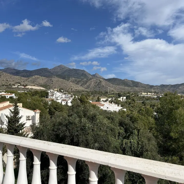 Sale of detached villa in Nerja