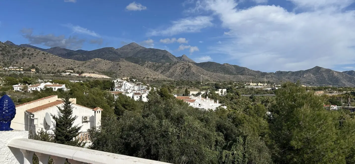 Sale of detached villa in Nerja 1