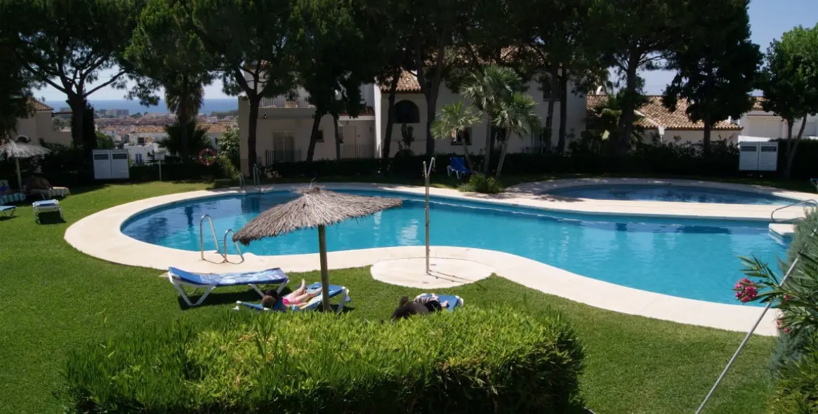 Продажа таунхауса в El Paraiso 4