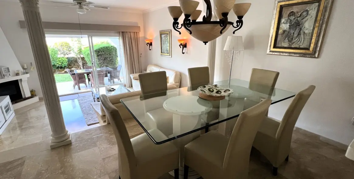 Продажа таунхауса в El Paraiso 7