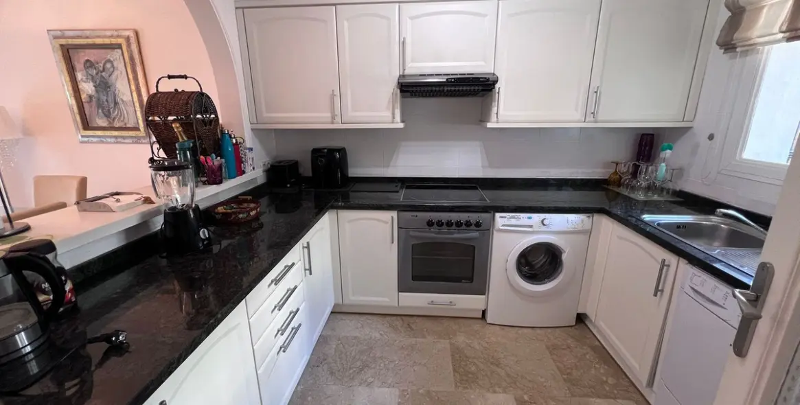 Продажа таунхауса в El Paraiso 9