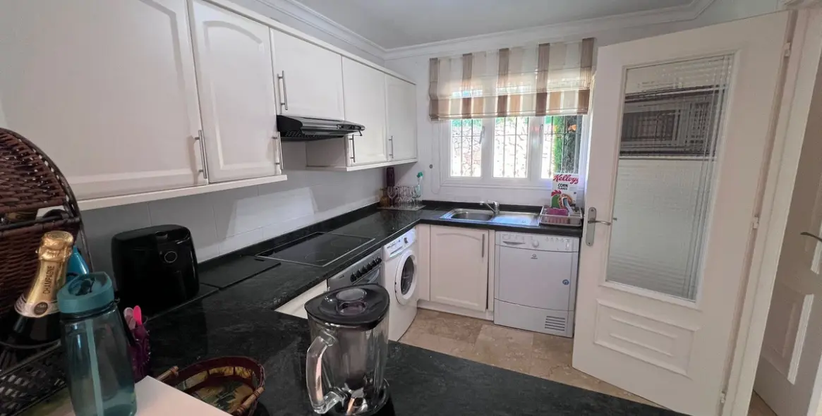 Продажа таунхауса в El Paraiso 10