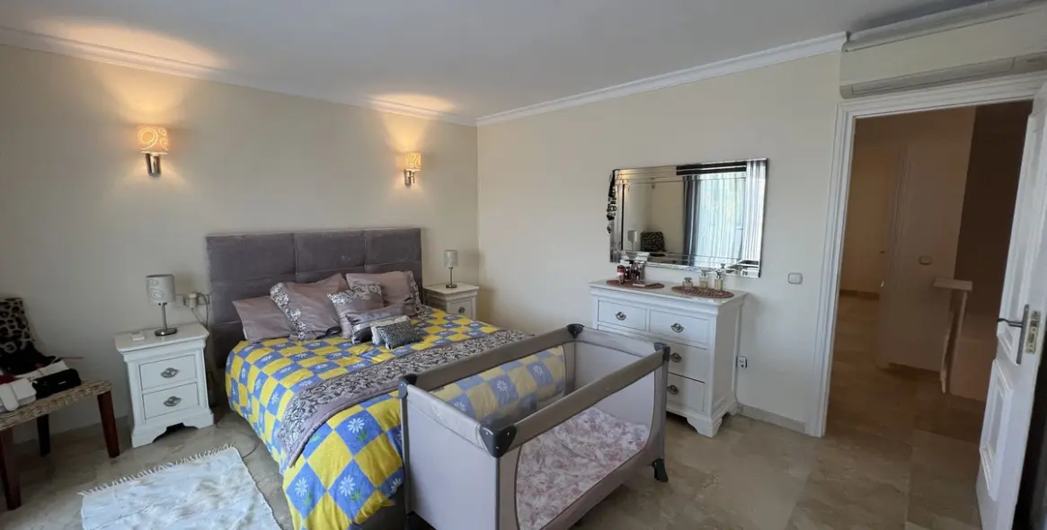 Продажа таунхауса в El Paraiso 12